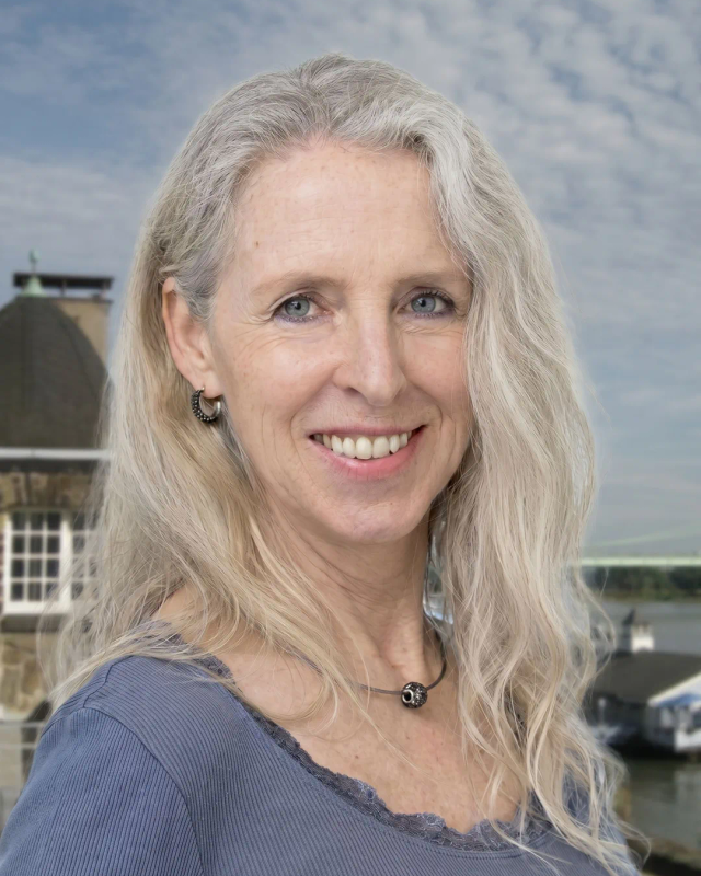 Portrait von Evelyn Chaymowski, Office Manager